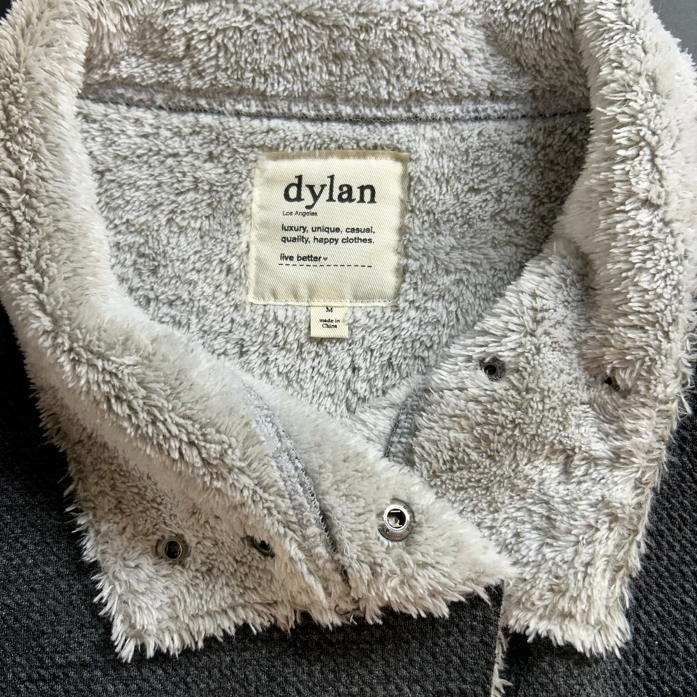 Dylan Fuzzy Faux Fur‎ Lined Soft Sweatshirt Jacket Women’s M-W/ snap closure - Picture 4 of 5
